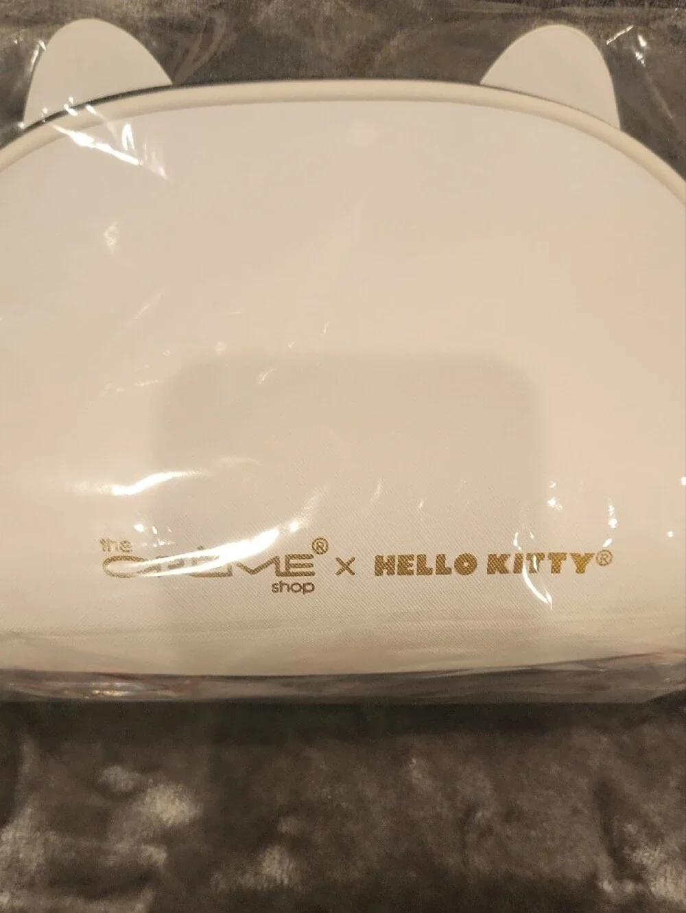 Hello Kitty White Cosmetic Pouch with Red Bow and 2 Pink Lip Balms NWT